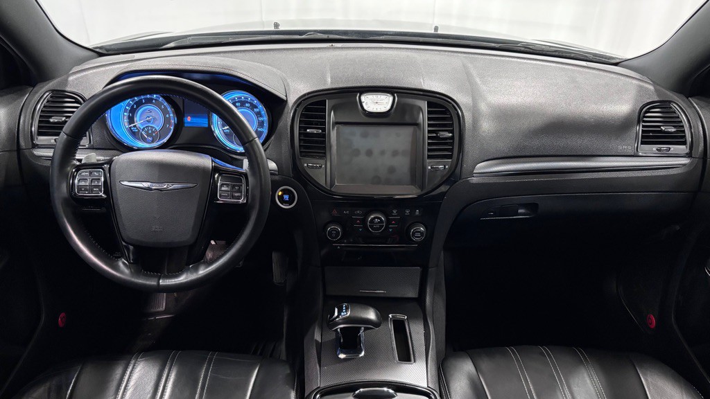 2014 Chrysler 300 Image 10