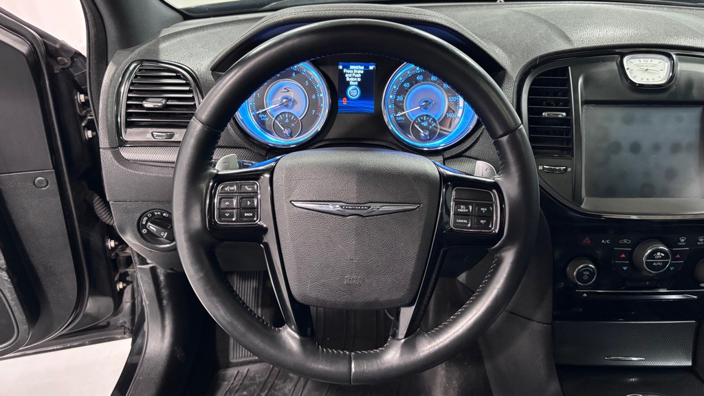 2014 Chrysler 300 Image 13