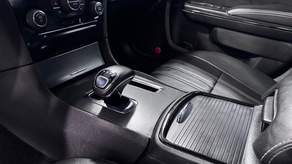 2014 Chrysler 300 Image 14