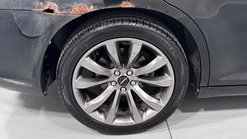 2014 Chrysler 300 Image 33