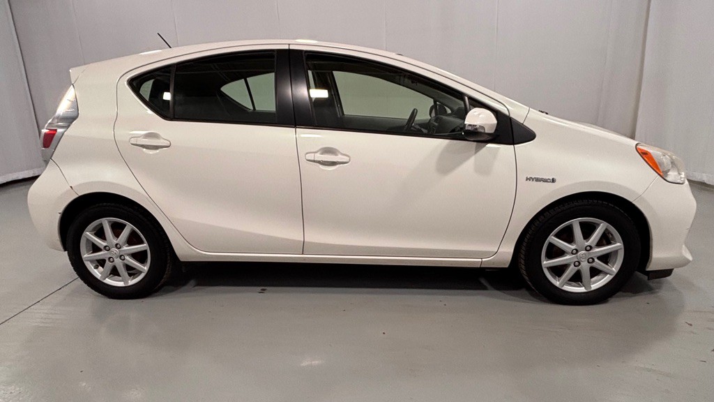 2013 Toyota Prius Image 4