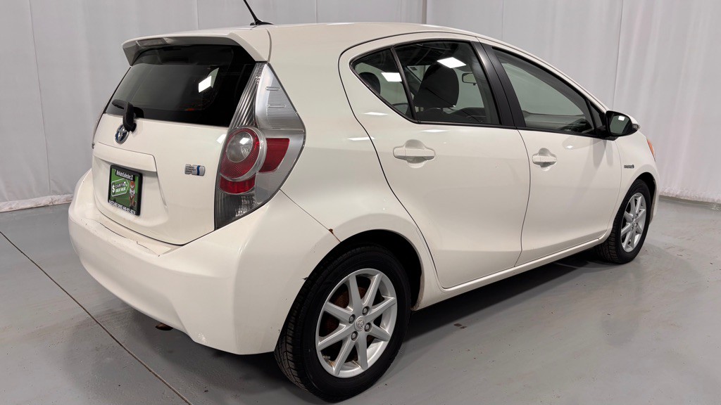 2013 Toyota Prius Image 5