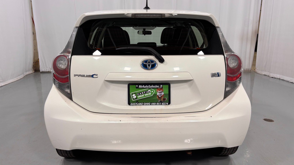 2013 Toyota Prius Image 6