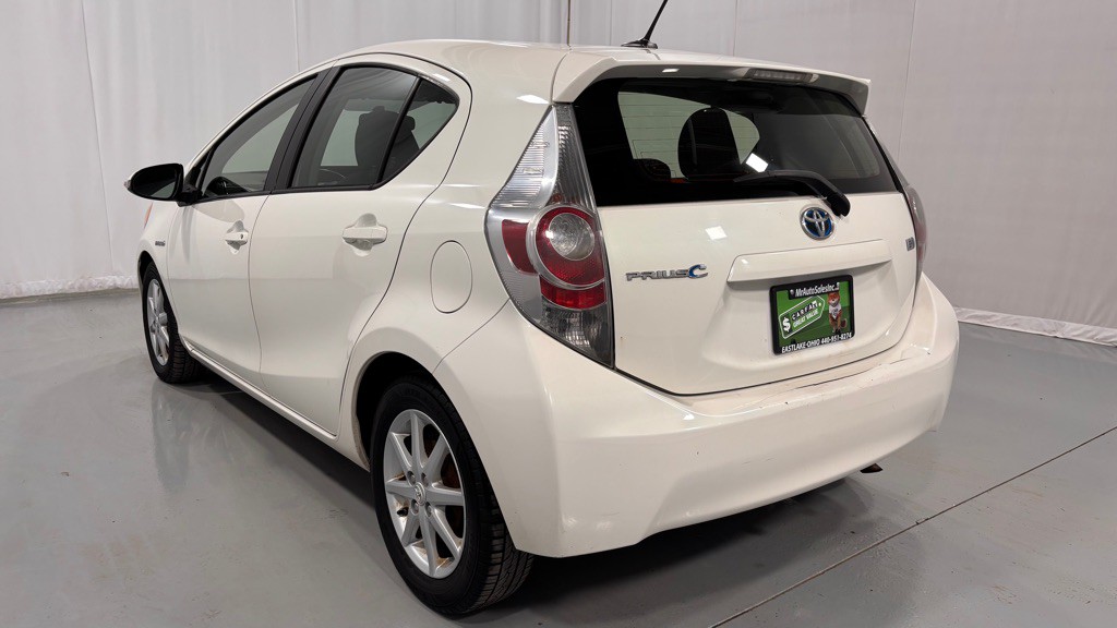 2013 Toyota Prius Image 7