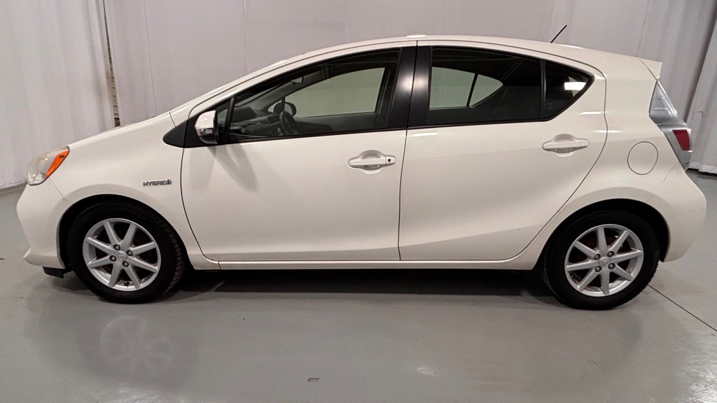 2013 Toyota Prius Image 8