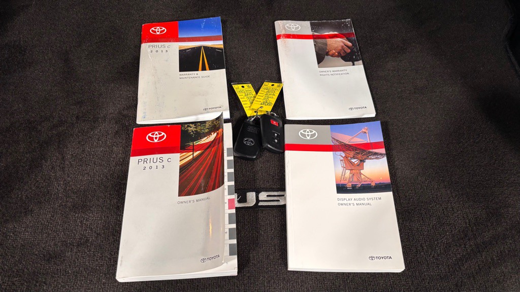 2013 Toyota Prius Image 34