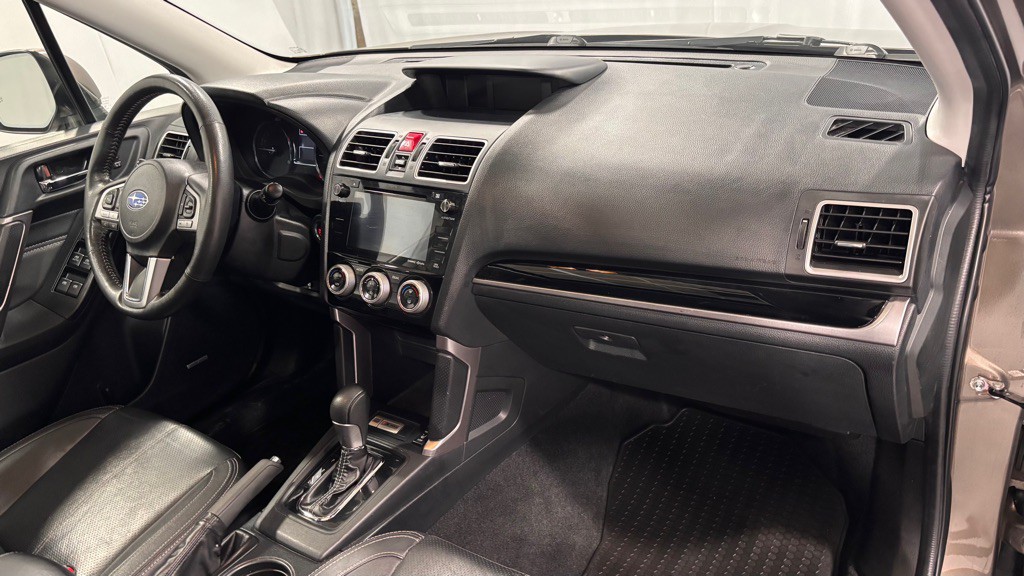2018 Subaru Forester Image 16