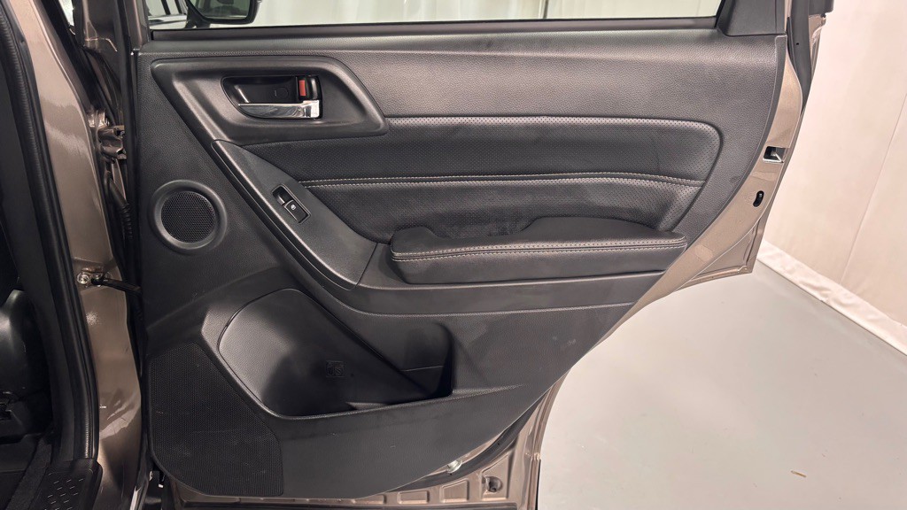 2018 Subaru Forester Image 26
