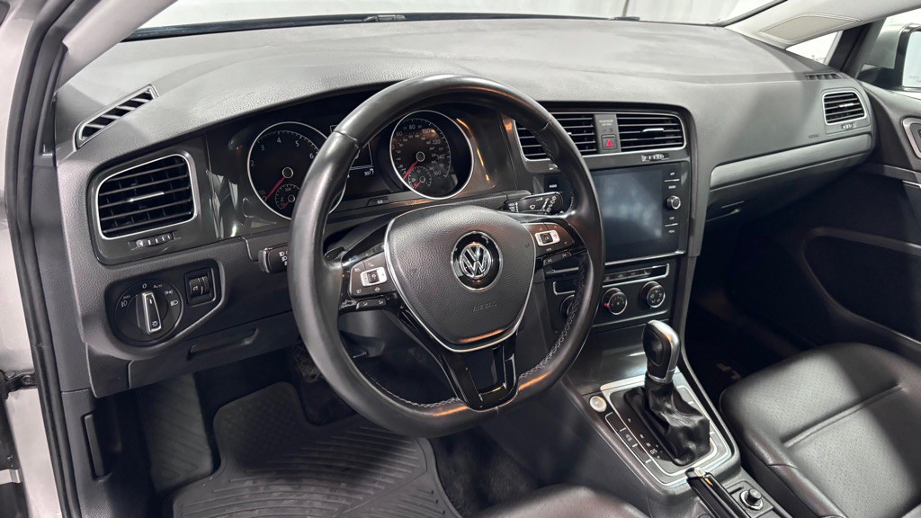 2019 Volkswagen Golf Image 9