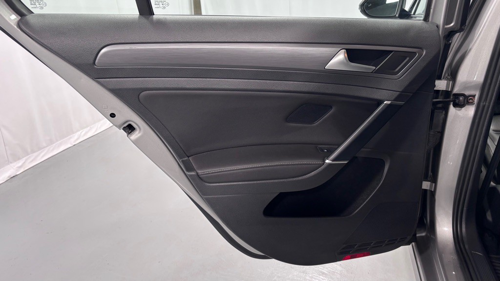 2019 Volkswagen Golf Image 23
