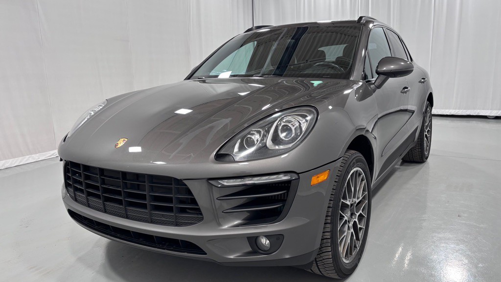 2016 Porsche Macan Image 1