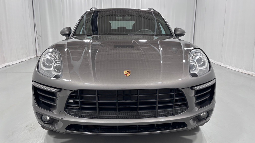 2016 Porsche Macan Image 2