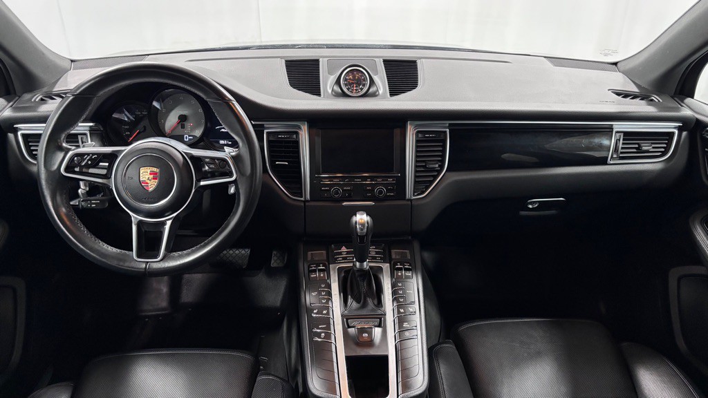 2016 Porsche Macan Image 10