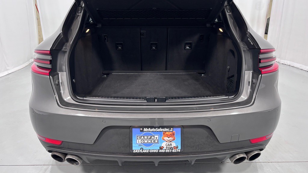 2016 Porsche Macan Image 28