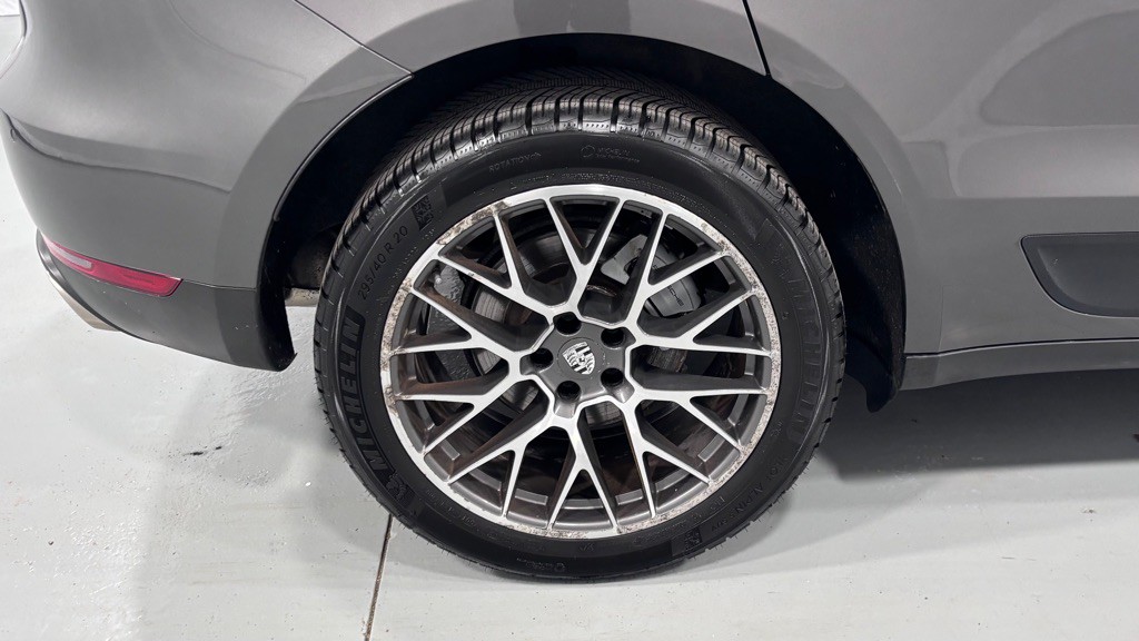 2016 Porsche Macan Image 33