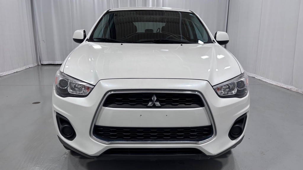 2014 Mitsubishi Outlander Image 2
