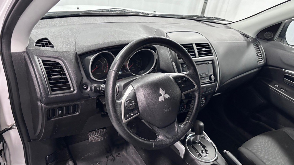 2014 Mitsubishi Outlander Image 9