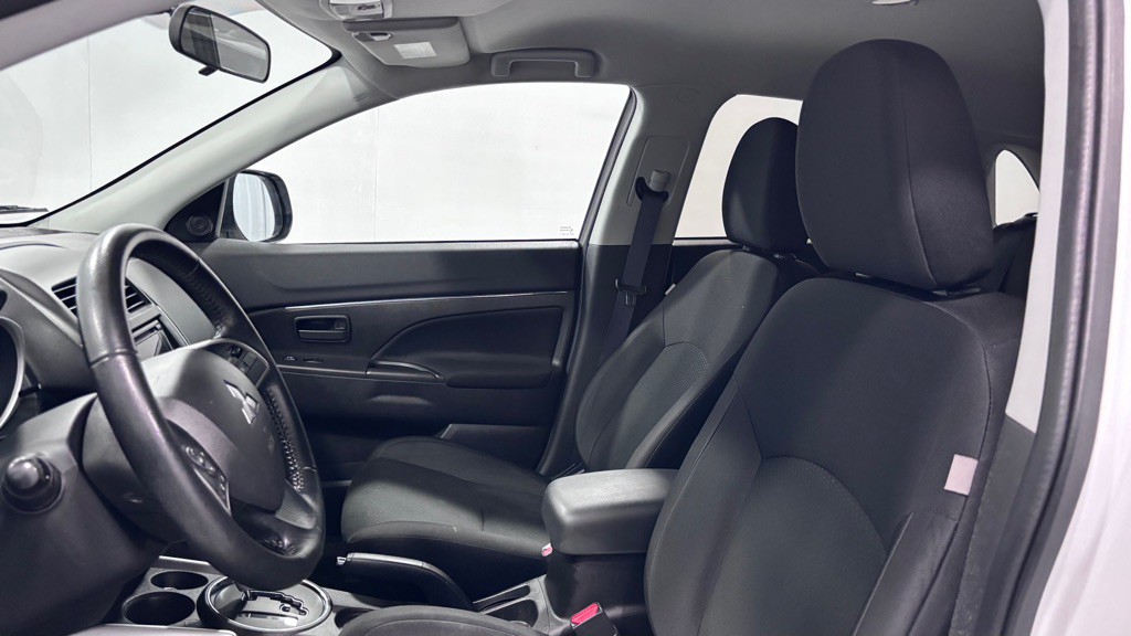 2014 Mitsubishi Outlander Image 12