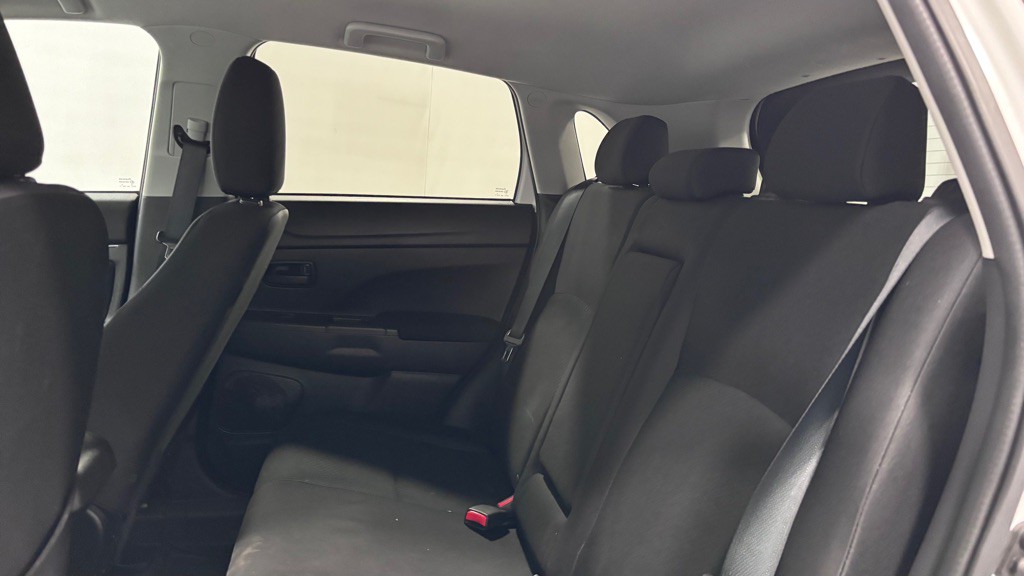 2014 Mitsubishi Outlander Image 22