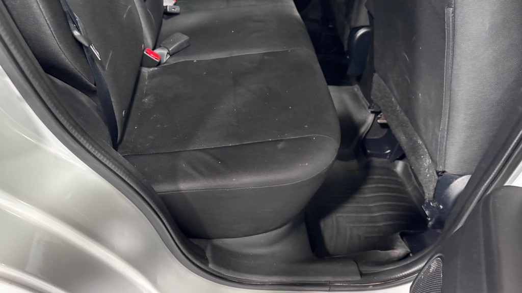 2014 Mitsubishi Outlander Image 24