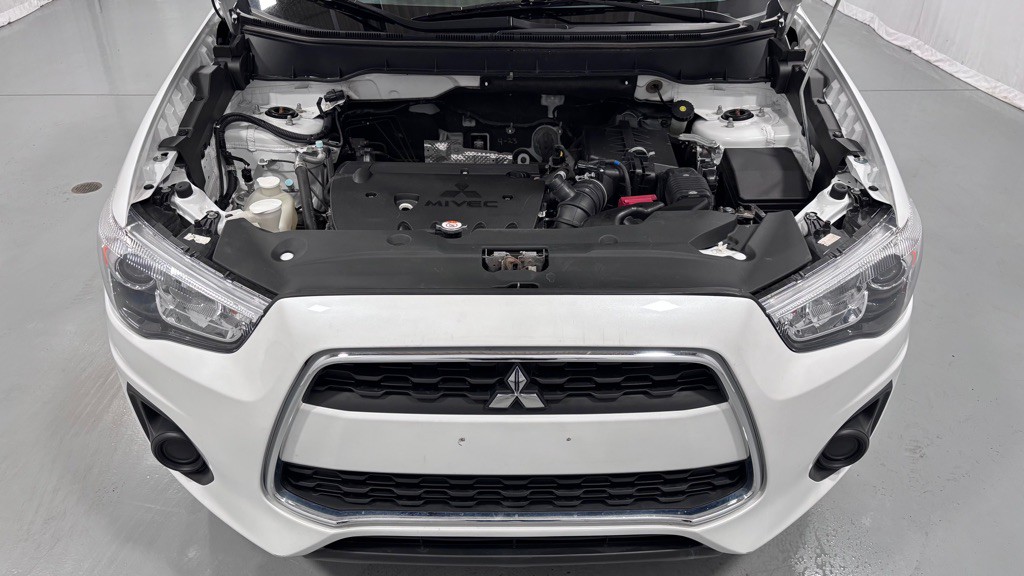 2014 Mitsubishi Outlander Image 29