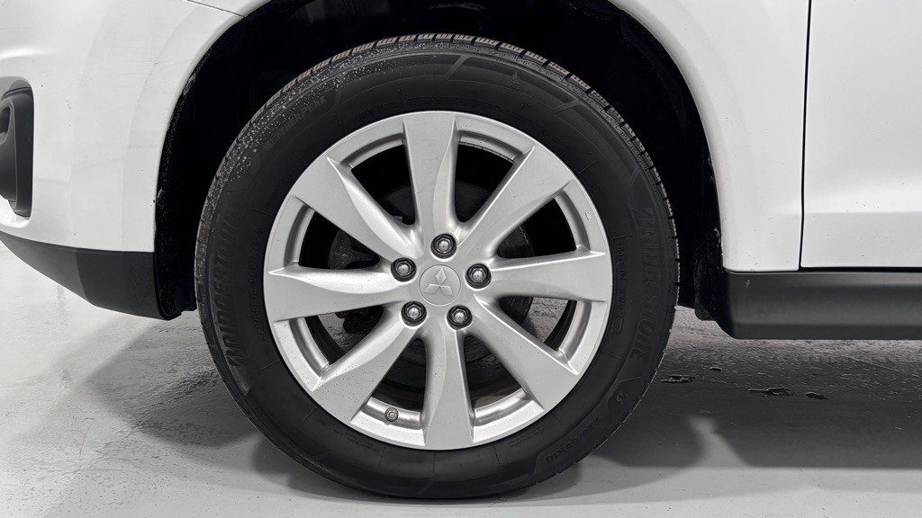 2014 Mitsubishi Outlander Image 30