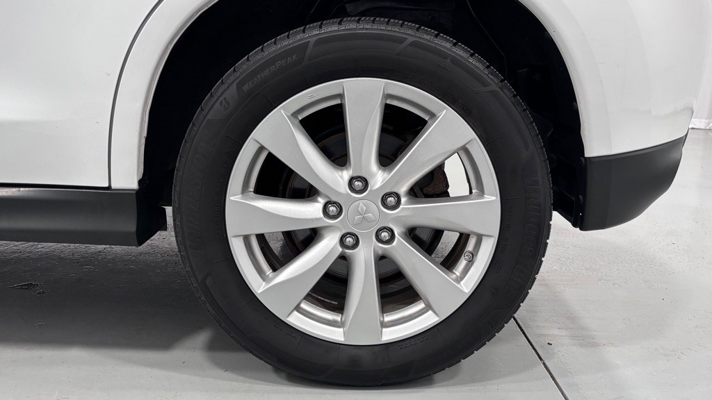 2014 Mitsubishi Outlander Image 31