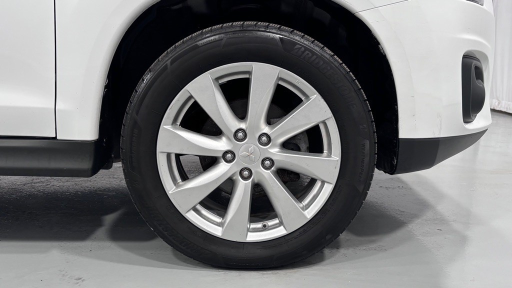 2014 Mitsubishi Outlander Image 32