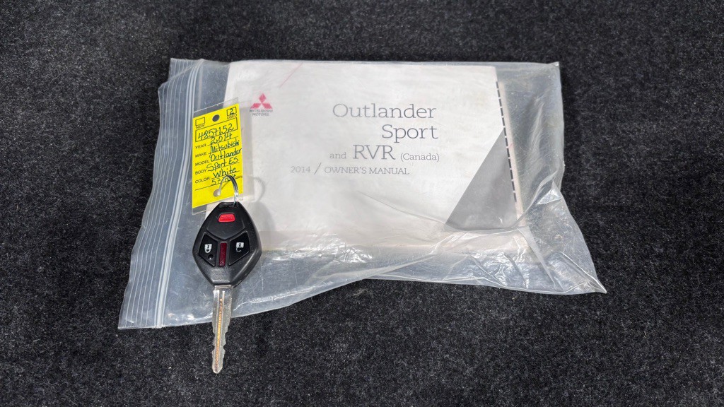 2014 Mitsubishi Outlander Image 34