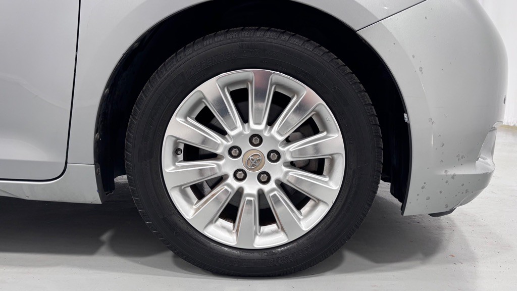 2011 Toyota Sienna Image 32