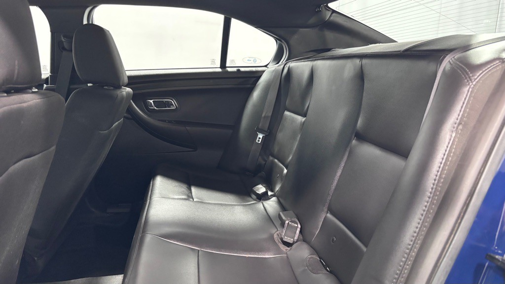 2015 Ford Taurus Image 22