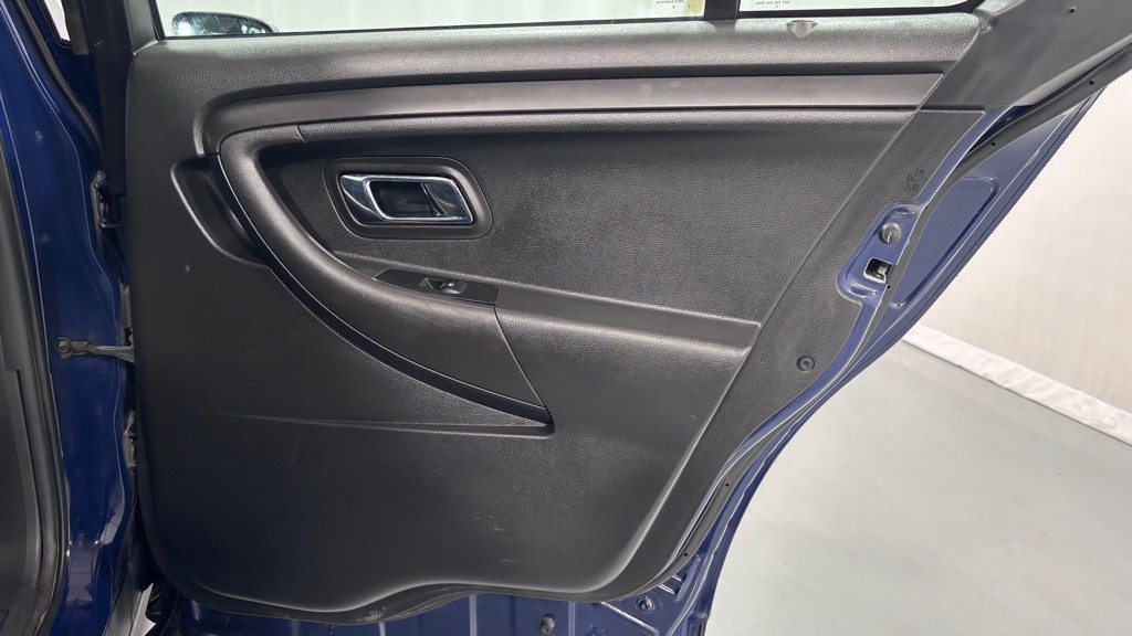 2015 Ford Taurus Image 27