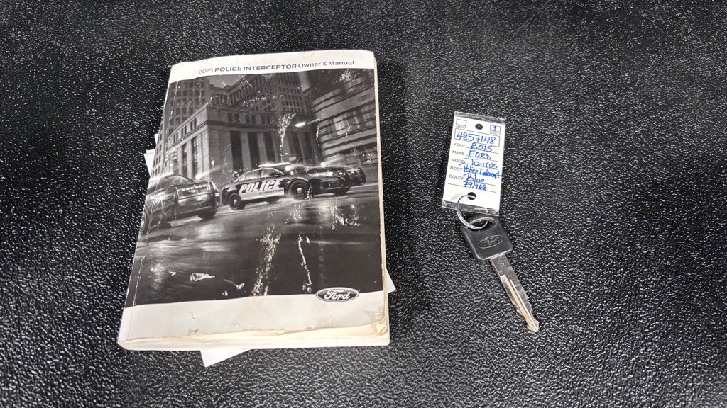 2015 Ford Taurus Image 34