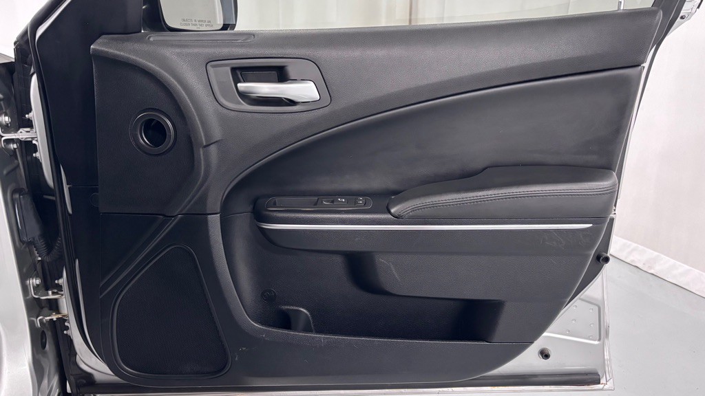 2016 Dodge Charger Image 20