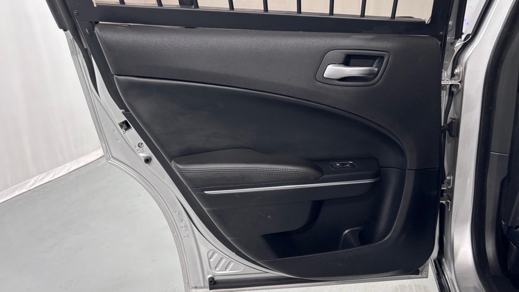 2016 Dodge Charger Image 23