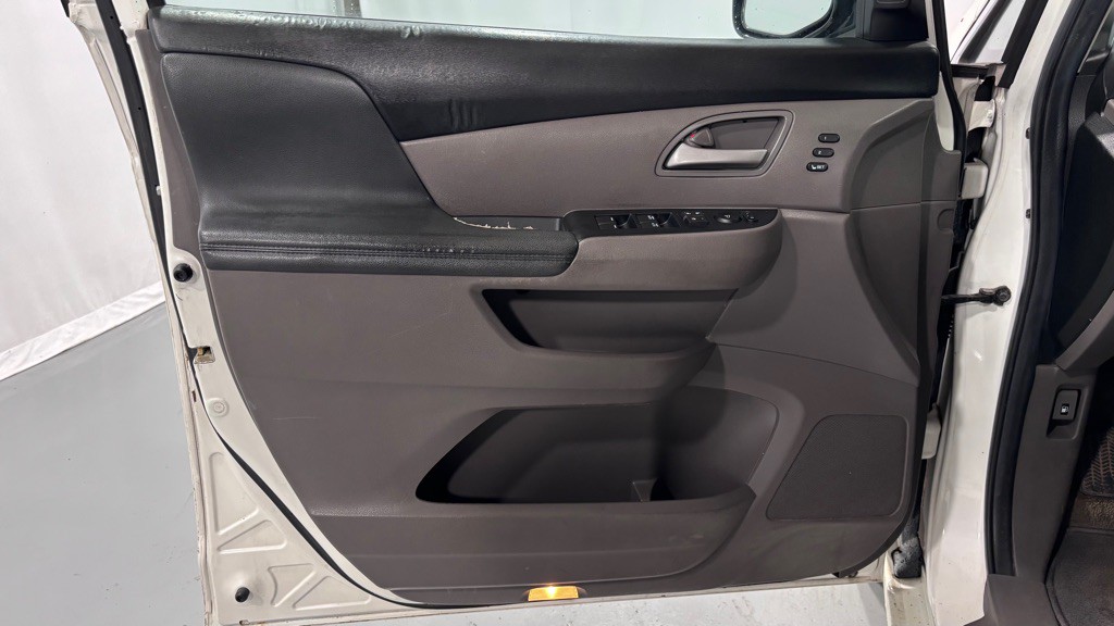 2013 Honda Odyssey Image 16