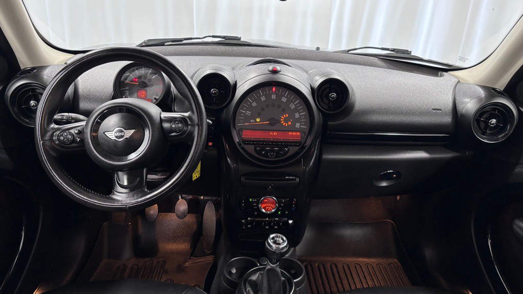 2015 MINI Cooper Image 10