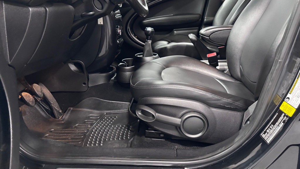 2015 MINI Cooper Image 11