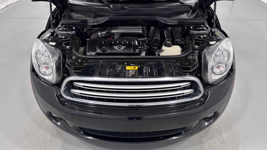 2015 MINI Cooper Image 28