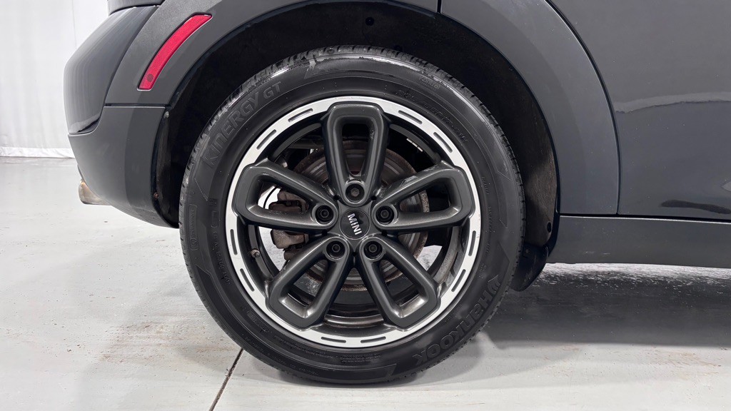 2015 MINI Cooper Image 32
