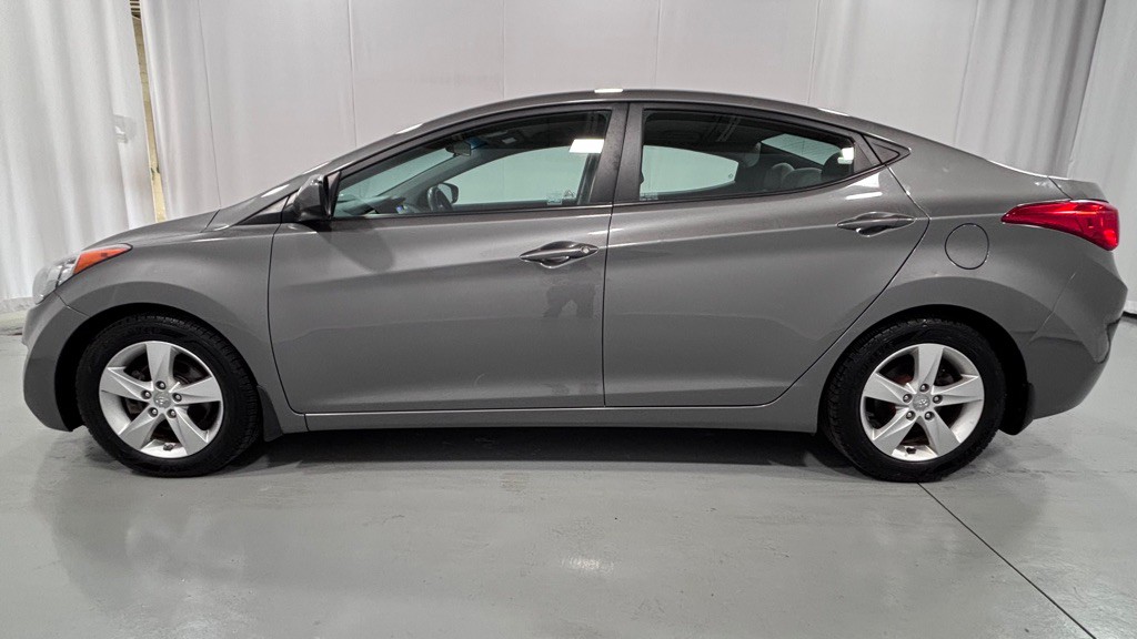 2013 Hyundai Elantra Image 8