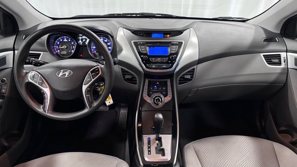 2013 Hyundai Elantra Image 10