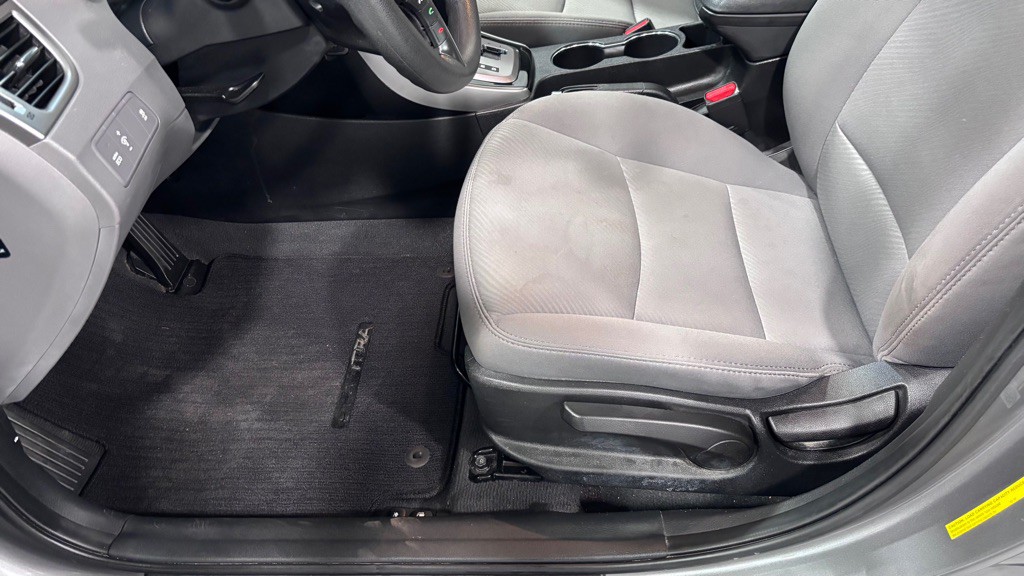2013 Hyundai Elantra Image 11