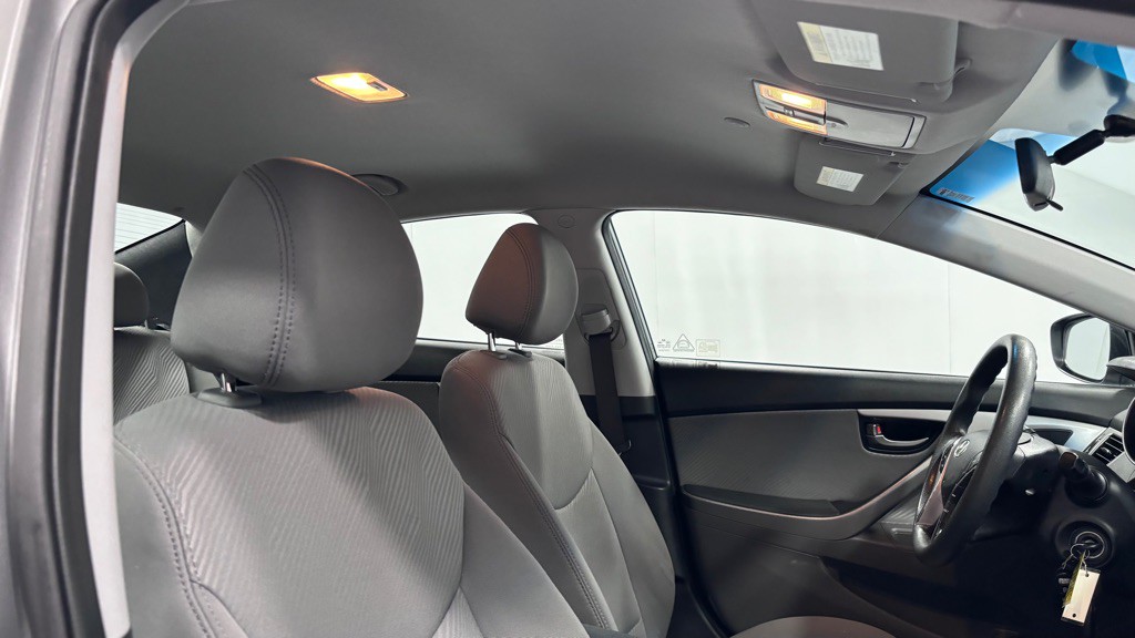 2013 Hyundai Elantra Image 19