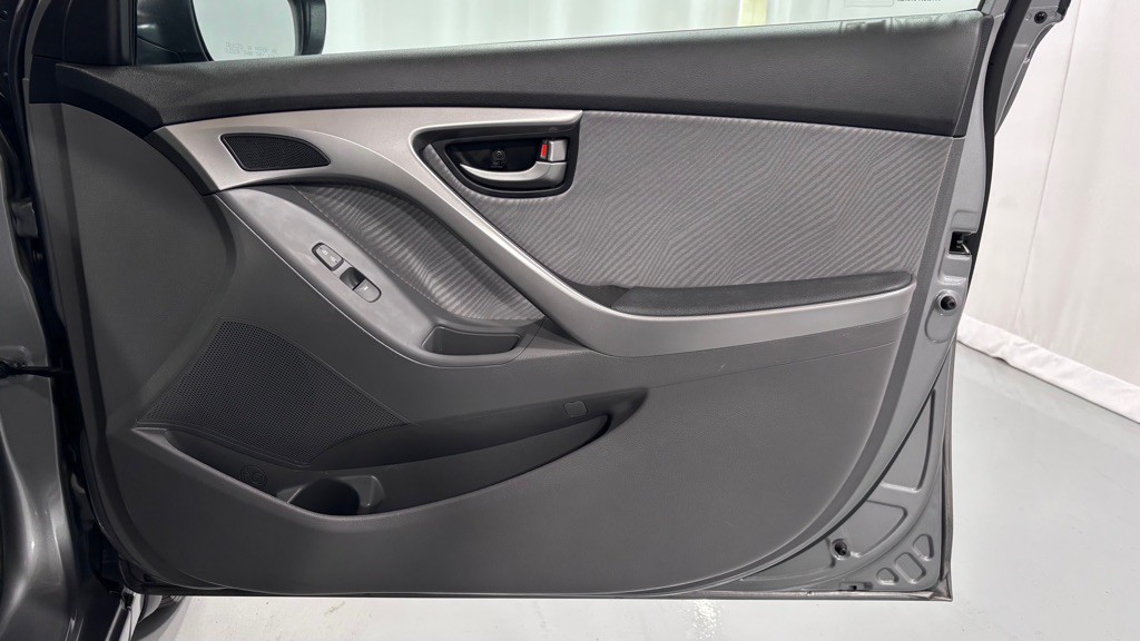 2013 Hyundai Elantra Image 20