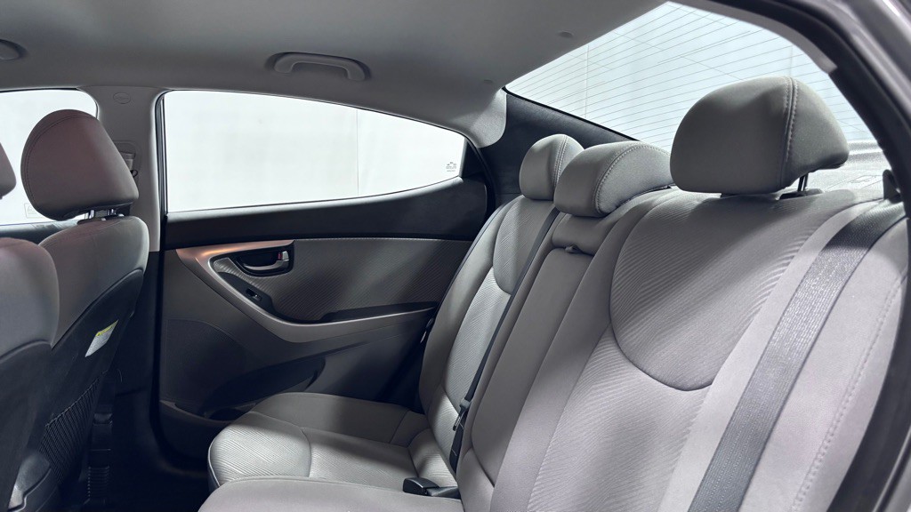 2013 Hyundai Elantra Image 22
