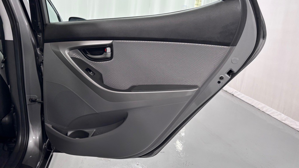 2013 Hyundai Elantra Image 27
