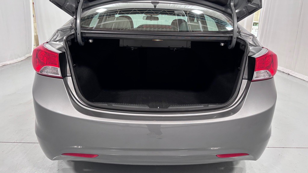 2013 Hyundai Elantra Image 28