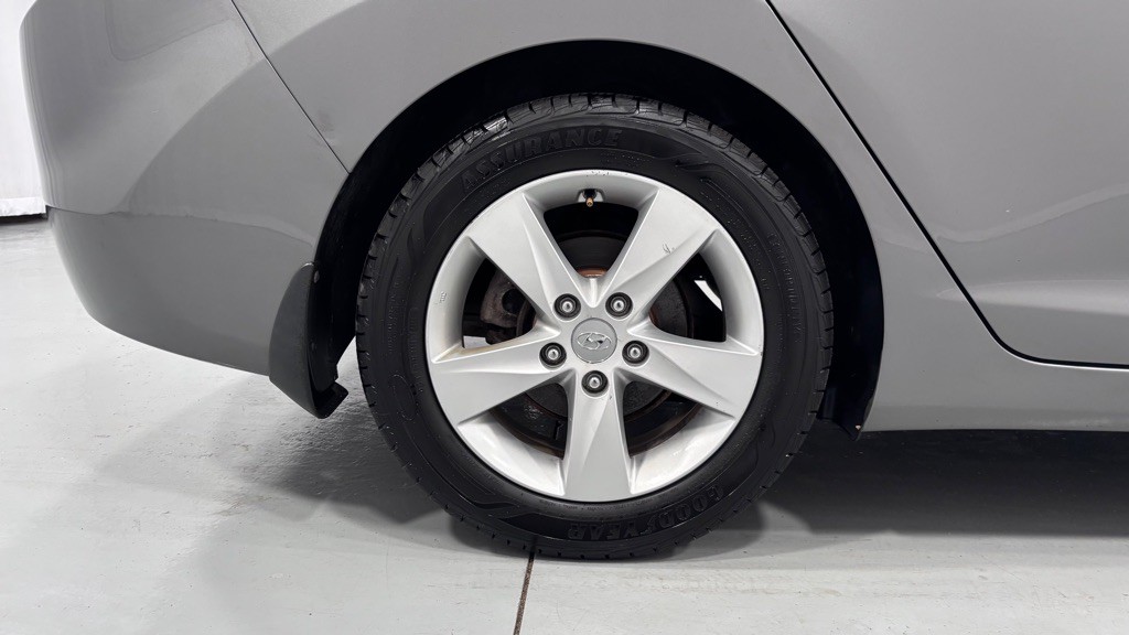 2013 Hyundai Elantra Image 33