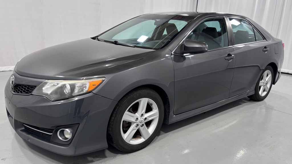 2012 Toyota Camry Image 1